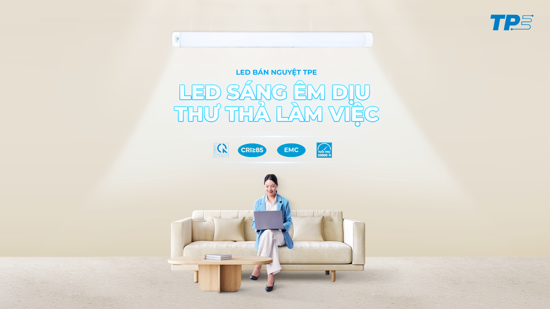 LED BÁN NGUYỆT TPE: LED SÁNG ÊM DỊU, THƯ THẢ LÀM VIỆC 